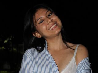 hot strip tease webcam MiaSauvage