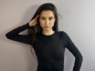 girl webcam MirelNaomi