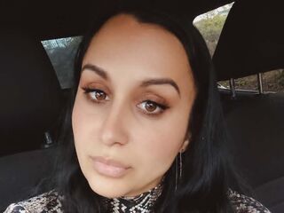 camgirl showing tits MirelleRose