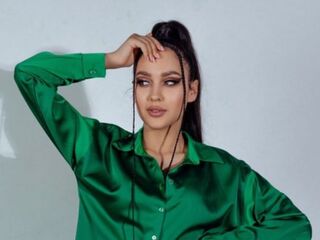 nude webcamgirl MoniqueArtry