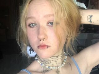 camslut showing pussy MoriahEverly