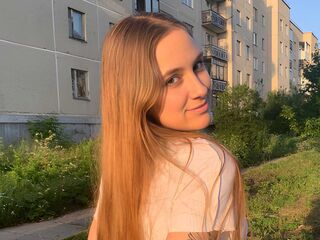 topless webcam girl NatashaBoom