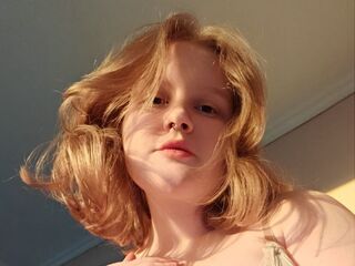 naughty cam girl fingering shaved pussy Olivialivoli