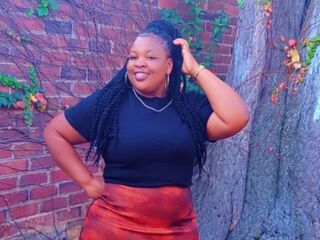 camgirl fingering wet pussy PearlyBrown