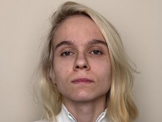 camgirl masturbating with sextoy PoulaShade