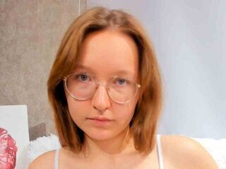 camgirl showing tits RexanneCopp