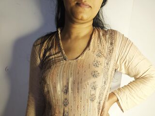 voyeur web cam RubbynaKhan