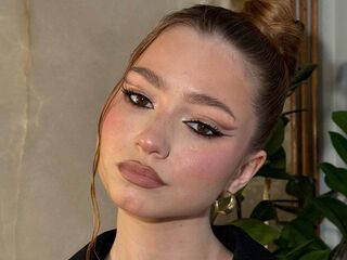 nude webcamgirl photo SeyolaHilgerst