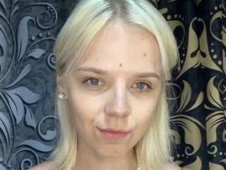 naked camgirl SophiaKims