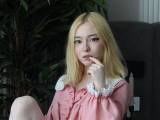 camgirl showing tits SunnivaBeckey