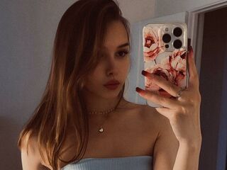 masturbating girl TarenLeonetti