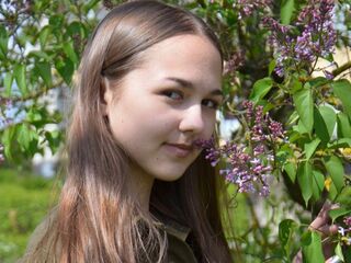 fingering girl webcam picture TristaArron