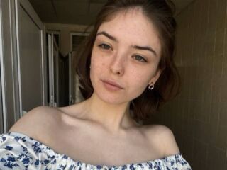 naked webcam girl picture UshaSolgovic