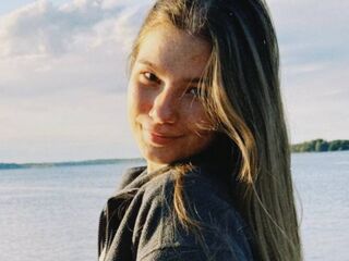 naughty camgirl masturbating with vibrator VanitaNadoff