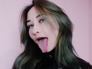 naked cam girl fingering pussy VikaCheers