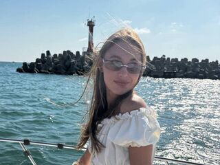 hot strip tease cam YaekoBrowers