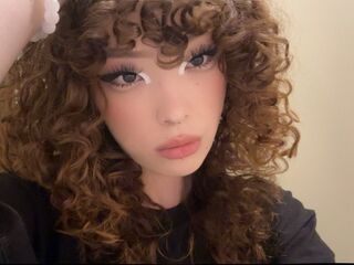 camgirl masturbating with dildo YangConnie