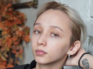beautiful cam girl YuetteFreuden